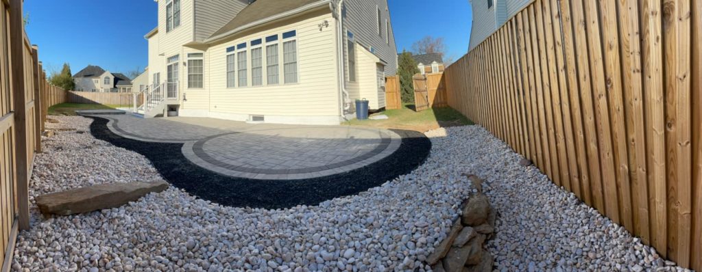 Paver Patio with Mulch